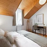 Delux Romantic براغ